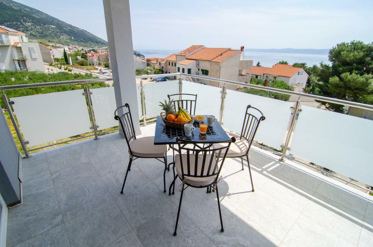 Apartments Sara Бол Экстерьер фото
