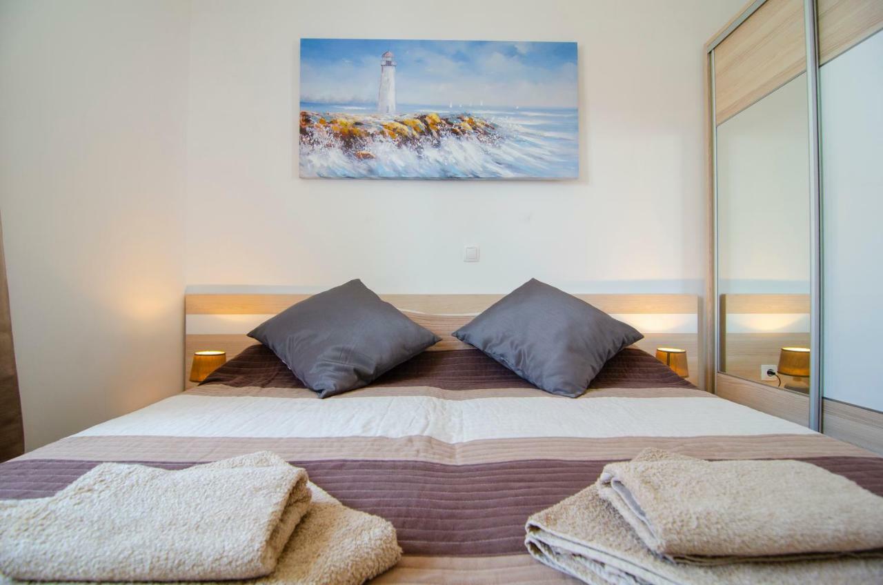 Apartments Sara Бол Экстерьер фото